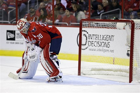 eský branká hokejist Washingtonu Capitals Michal Neuvirth