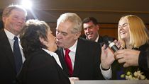 Miloš Zeman a Jiřina Bohdalová po vyhlášení výsledků. | na serveru Lidovky.cz | aktuální zprávy