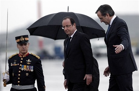 ecký premiér  Antonis Samaras vítá francouzského prezidenta  Francoise Hollanda 
