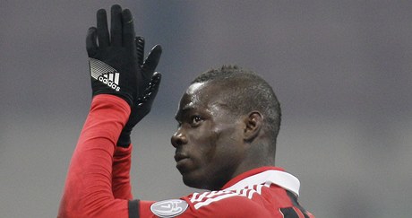 Radost fotbalisty AC Milán Maria Balotelliho