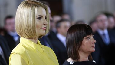 Kateina Zemanov na prezidentsk inauguraci svho otce Miloe Zemana.