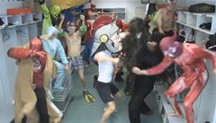 Fotbalisté Sparty pi Harlem Shake.