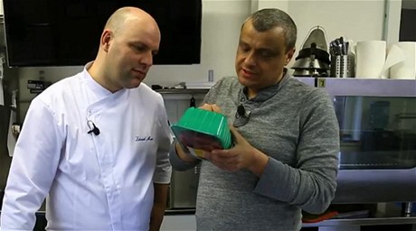 éfkucha Zdenk Marcín a Roman Vank kritizují masné výrobky z obchod Albert