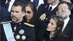 Slavnostní me se zúastnil i panlský princ Felipe (vlevo),princezna Letizia (vpravo dole) a premiér Mariano Rajoy (vpravo) 