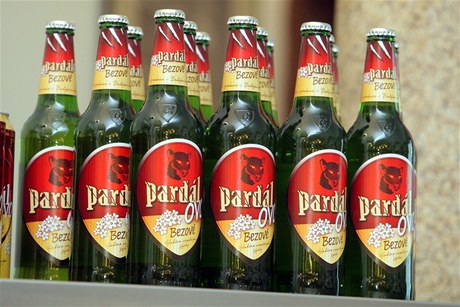 Budvar uvádí na trh nové ovocné pivo nazvané Pardálovo s píchutí bezového kvtu. 