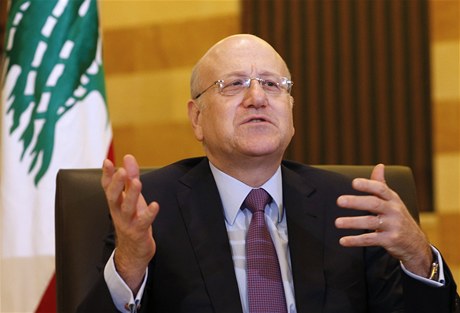 Libanonský premiér Nadíb Míkátí oznámil svou rezignaci. K odstoupení ho vedly hlavn neshody v kabinetu kolem chystaných parlamentních voleb.