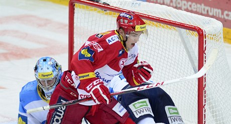 Hokejista Slavie Tomá Hertl se raduje