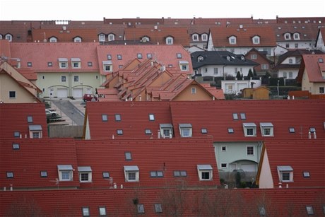 Satelitní výstavba ve Velkých Pílepech u Prahy