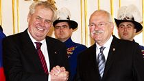 Prezident Miloš Zeman přijel na svou první zahraniční návštěvu na Slovensko, uvítal ho prezident Gašparovič. | na serveru Lidovky.cz | aktuální zprávy