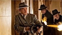 Mickey Cohen (Sean Penn) ve filmu Lovci mafie | na serveru Lidovky.cz | aktuální zprávy