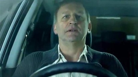 Automobilka Hyundai stáhla reklamu s pokusem o sebevradu