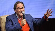 Reisr Oliver Stone