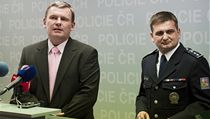 Šéf protikorupční policie Tomáš Martinec (vlevo), který rezignuje k 15. květnu na svou funkci s policejním prezidentem Martinem Červíčkem. | na serveru Lidovky.cz | aktuální zprávy