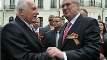 Prezident Zeman se mimo jiné na ruské ambasádě setkal se svým předchůdcem ve funkci Václavem Klausem. | na serveru Lidovky.cz | aktuální zprávy