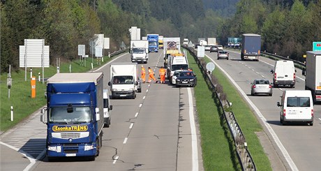 Úsek mezi Lhotkou a Velkou Bítei na dálnici D1 je ásten uzaven kvli opravám.