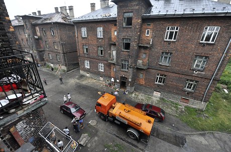 Soud zahájil exekuci proti vlastníkovi budov v ostravském ghettu Pednádraí.