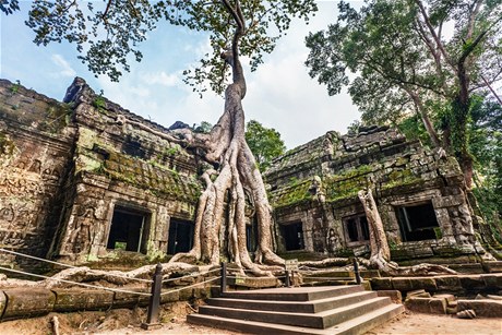 Kambodský Angkor, bývalé hlavní centrum Khmerské íe, je zapsaný v seznamech UNESCO, jde o jednu z nejvýznamjích kulturních památek .