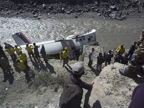Nepáltí záchranái ped vrakem letadla