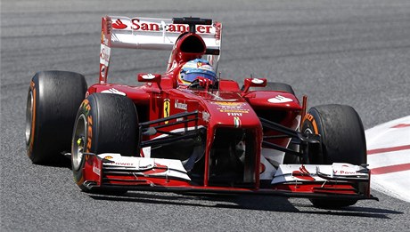 Fernando Alonso pi Velké cen panlska.