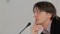 Redaktor LN Tomáš Němeček (první vpravo) na konferenci Ochrana osobnosti v internetovém věku | na serveru Lidovky.cz | aktuální zprávy