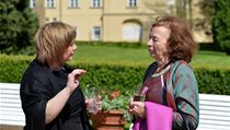 Ivana Zemanová (vlevo) s Livií Klausovou (vpravo) na lánském zámku. | na serveru Lidovky.cz | aktuální zprávy