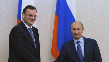 Premir Petr Neas a rusk prezident Vladimr Putin
