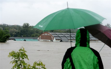 Zatopený Císaský ostrov v Praze, kde se istika nachází.