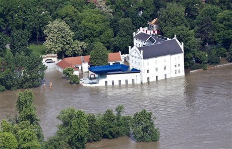 Muzeum Kampa v bývalých Sovových mlýnech, letecký snímek ze 4. ervna