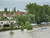 V Kralupech nad Vltavou hladina stále stoupá.