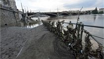 Vltava v Praze už není na stupni ohrožení, průtok výrazně klesl | na serveru Lidovky.cz | aktuální zprávy