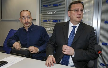 Petr Neas (vpravo) a Martin Kuba na jednání ODS.
