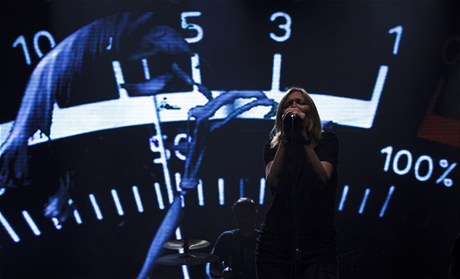 Zpvaka skupiny Portishead Beth Gibbonsová na praském koncertu