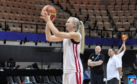 eská basketbalistka Michaela Zrstová