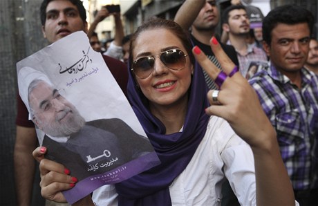 Píznivci nov zvoleného íránského prezidenta Rúháního