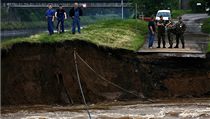 Císařský ostrov, kde si Vltava při povodni prorvala nové koryto ostrovem, blízko čističky odpadních vod. | na serveru Lidovky.cz | aktuální zprávy