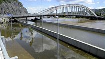 Labe stále klesá, města vyčíslují škody. | na serveru Lidovky.cz | aktuální zprávy