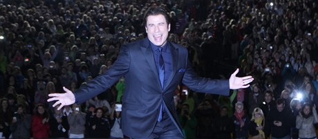 John Travolta v karlovarském letním kin.