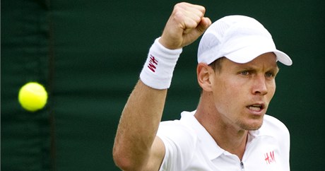 Tomá Berdych postoupil do 3. kola Wimbledonu.