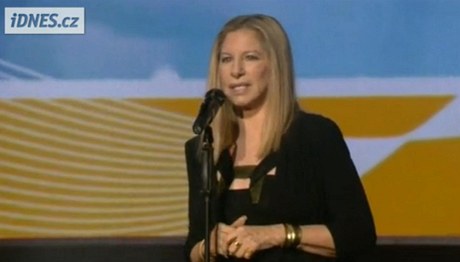 Barbra Streisandová zazpívala Perésovi k jubileu.