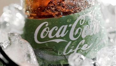 Argentinsk reklama na novou kolu Coca-Cola Life.