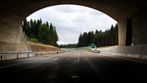 Dopravní spojení mezi Prahou a Českými Budějovicemi zrychlí a zkvalitní nový, pětadvacetikilometrový úsek dálnice D3, který byl 27. června slavnostně otevřen v Plané nad Lužnicí. | na serveru Lidovky.cz | aktuální zprávy