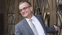 Miroslav Kalousek odchází od policejního výslechu. | na serveru Lidovky.cz | aktuální zprávy