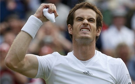Murray se na postup do semifinále Wimbledonu nadel. Verdasca pehrál v pti setech.