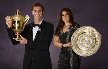 Vítzové Wimbledonu 2013. Murray a Bartoliová.