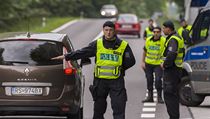 České Budějovice před chystanou protiromskou demonstrací obsadili policisté. Na všech příjezdových trasách do města kontrolují motoristy. | na serveru Lidovky.cz | aktuální zprávy