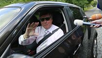 Jan Fischer přijíždí na jednání s premiérem Jiřím Rusnokem do Kramářovy vily | na serveru Lidovky.cz | aktuální zprávy