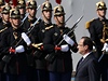 Prezident Francois Hollande ped nastoupeným vojskem zahájil oslavy dobytí Bastily.