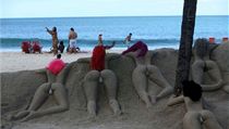 Sochy žen na pláži Copacabana | na serveru Lidovky.cz | aktuální zprávy
