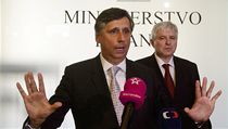 Bývalý ministr financí Jan Fischer s expremiérem Jiřím Rusnokem | na serveru Lidovky.cz | aktuální zprávy