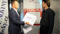 Vítěz Chytrého portfolia Libor Trávníček přebírá cenu | na serveru Lidovky.cz | aktuální zprávy